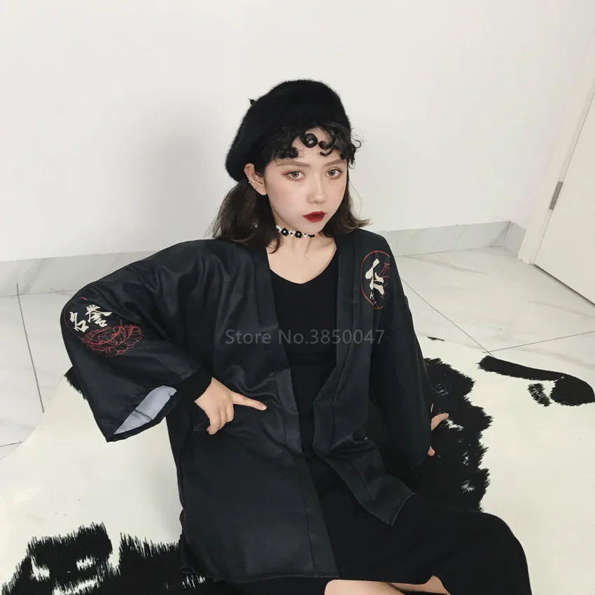 New Japanese Kimono Cardigan Traditional Printing Casual Coat Jacket Harajuku Streetwear Samurai Costumes Haori Unisex Yukata
New Japanese Kimono Cardigan Traditional Printing Casual Coat Jacket Harajuku Streetwear Samurai Costumes Haori Unisex Yukata