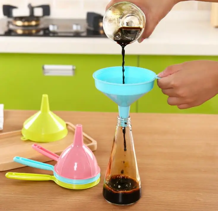 Food Grade Funnel Portable Plastic Multi Function Long Handle Liquid Funnels Home Kitchen Tool Pure Color SN3331
Food Grade Funnel Portable Plastic Multi Function Long Handle Liquid Funnels Home Kitchen Tool Pure Color SN3331
