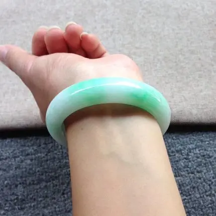 zheru jewelry natural Myanmar jadeite 54-64mm light color two-tone bracelet elegant princess jewelry best gift
zheru jewelry natural Myanmar jadeite 54-64mm light color two-tone bracelet elegant princess jewelry best gift