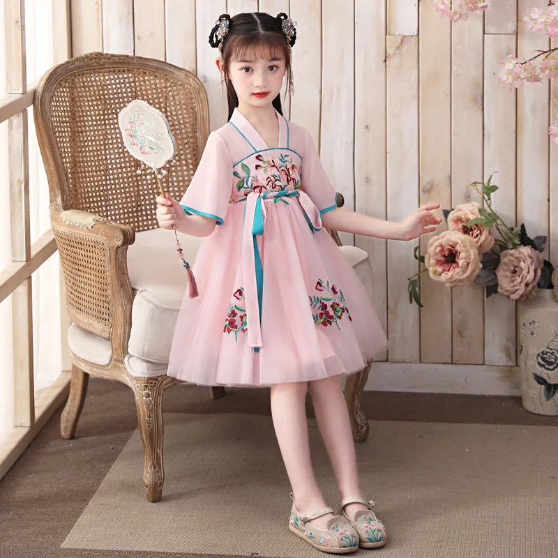 Summer Girls Perform Costumes Kids Embroidery Ancient Hanfu Children Chinese Lovely Traditional Party Dress Tang Suit
Summer Girls Perform Costumes Kids Embroidery Ancient Hanfu Children Chinese Lovely Traditional Party Dress Tang Suit