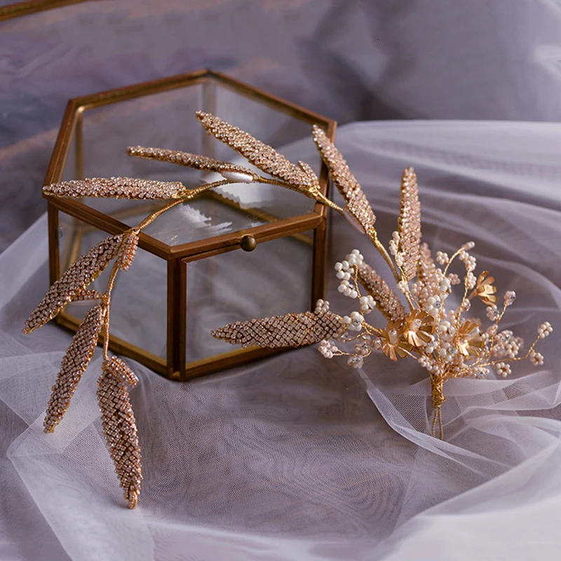 Golden color Leaf Crown Rhinestone Diadema Tiara Wedding Headband Women Hair Jewelry Pearl Beads Hair Ornament
Golden color Leaf Crown Rhinestone Diadema Tiara Wedding Headband Women Hair Jewelry Pearl Beads Hair Ornament