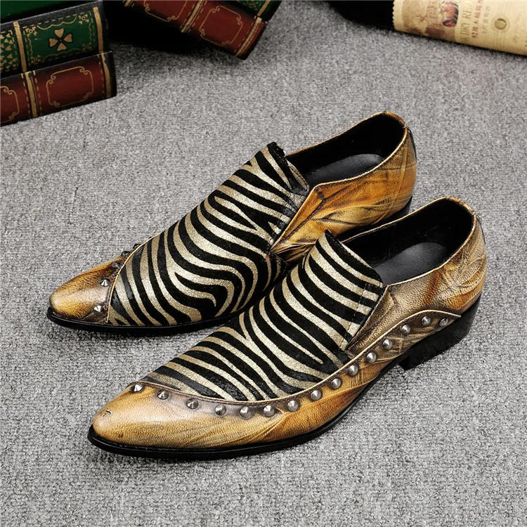 Calçado Masculino Italian Party Wedding Rivets Shoes Men Pointed Toe Genuine Leather Brown Striped Formal Slip On Oxford Shoes
Calçado Masculino Italian Party Wedding Rivets Shoes Men Pointed Toe Genuine Leather Brown Striped Formal Slip On Oxford Shoes