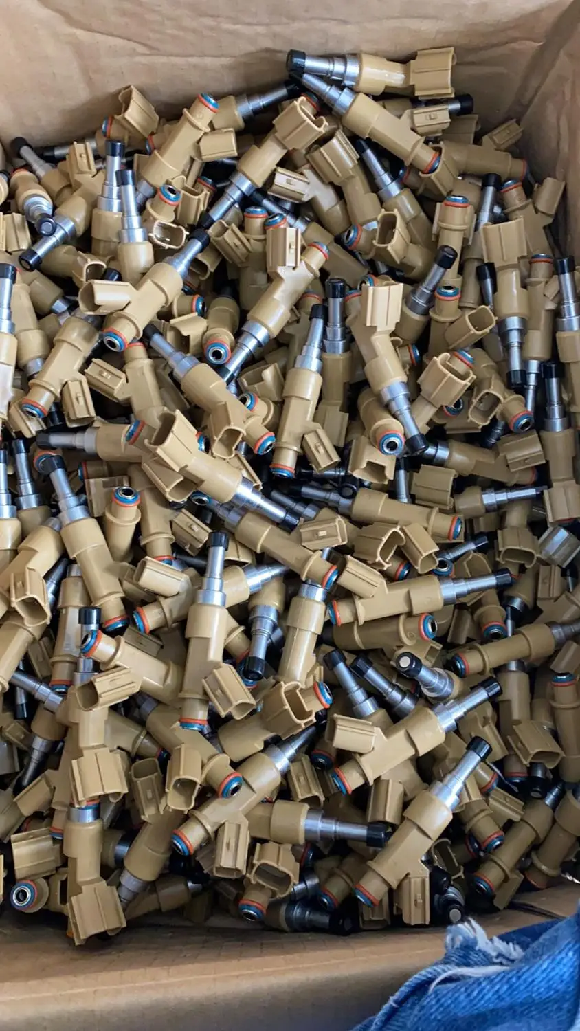 4pcs/lot 100% New Fuel Injectors OEM 23250-0C090 0160-825-25 232500C090 016082525 For Toyota-tundra 2002-2014
4pcs/lot 100% New Fuel Injectors OEM 23250-0C090 0160-825-25 232500C090 016082525 For Toyota-tundra 2002-2014