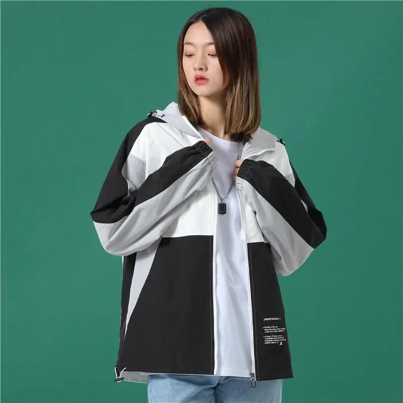 Men Women Designer Jackets Summer Hooded Couples Wear Good Quality Patchwork Light and Thin Letter Print Student Sportswear
Men Women Designer Jackets Summer Hooded Couples Wear Good Quality Patchwork Light and Thin Letter Print Student Sportswear