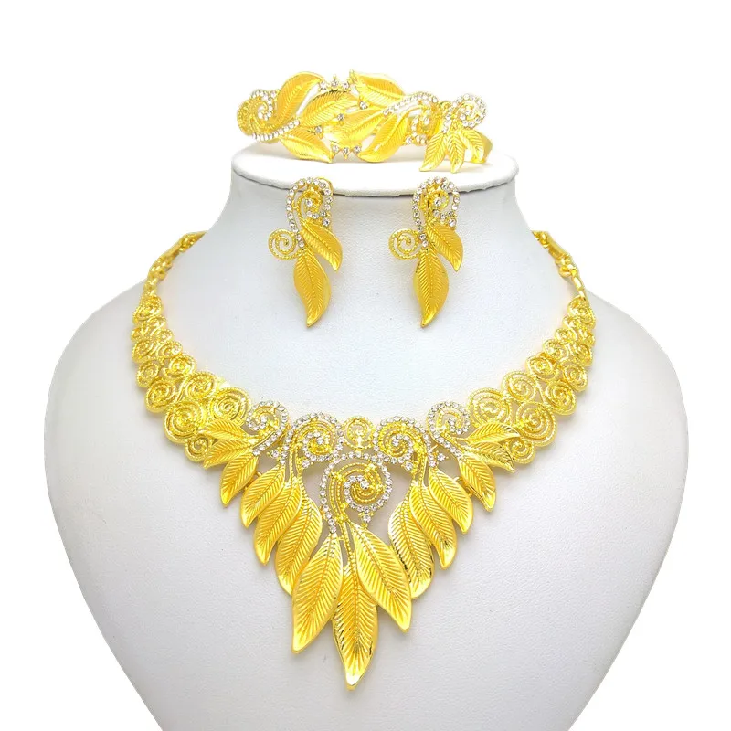 Fashion Necklaces Gold Color Big African Beads Jewelry Bridal Dubai Gold Jewelry Sets gifts party Necklace earrings ring bracele
Fashion Necklaces Gold Color Big African Beads Jewelry Bridal Dubai Gold Jewelry Sets gifts party Necklace earrings ring bracele