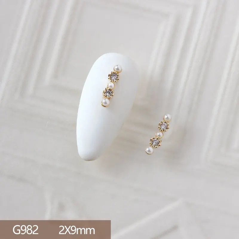 10pcs G982 Luxury Strip 3D Alloy Nail Art Zircon Metal Pearl Manicure Nails Supplies Accessories DIY Nail Decorations Charms
10pcs G982 Luxury Strip 3D Alloy Nail Art Zircon Metal Pearl Manicure Nails Supplies Accessories DIY Nail Decorations Charms