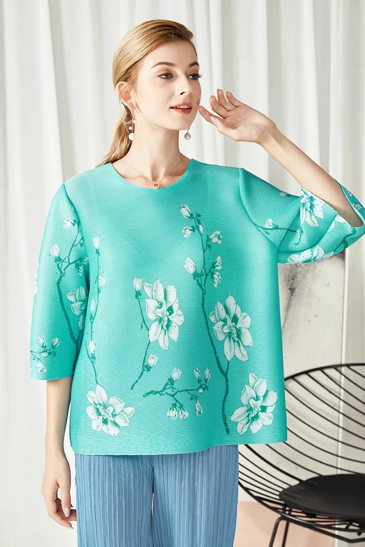 HOT SELLING Miyake fashion fold three quarter T-shirt o-neck print T-shirt IN STOCK
HOT SELLING Miyake fashion fold three quarter T-shirt o-neck print T-shirt IN STOCK