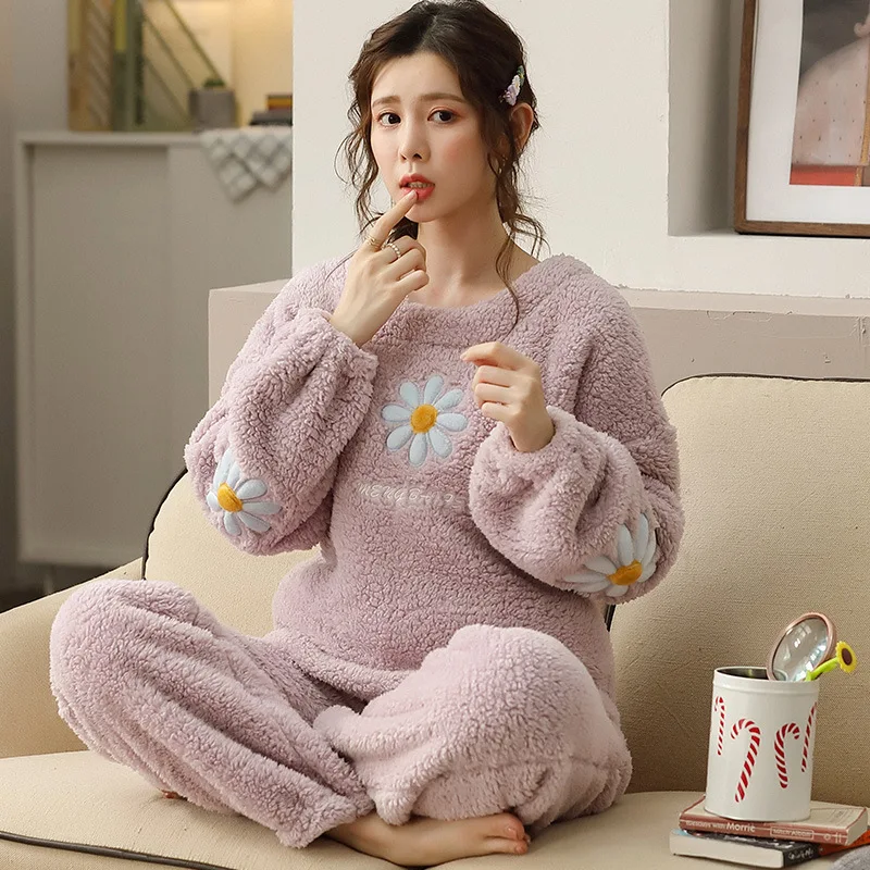 Flannel 2pcs Pajamas Suit Sexy Lady Thick Sleep Set Casual Sleepwear Lounge Wear Floral Nightwear Warm Coral Fleece Shirt&Pants
Flannel 2pcs Pajamas Suit Sexy Lady Thick Sleep Set Casual Sleepwear Lounge Wear Floral Nightwear Warm Coral Fleece Shirt&Pants