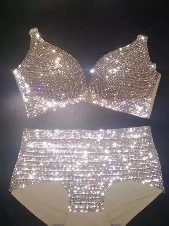 Sexy Full diamond sexy ice silk bra Fashion diamond luster Female underwear Underpants Bikini decoration Stage performance dress
Sexy Full diamond sexy ice silk bra Fashion diamond luster Female underwear Underpants Bikini decoration Stage performance dress