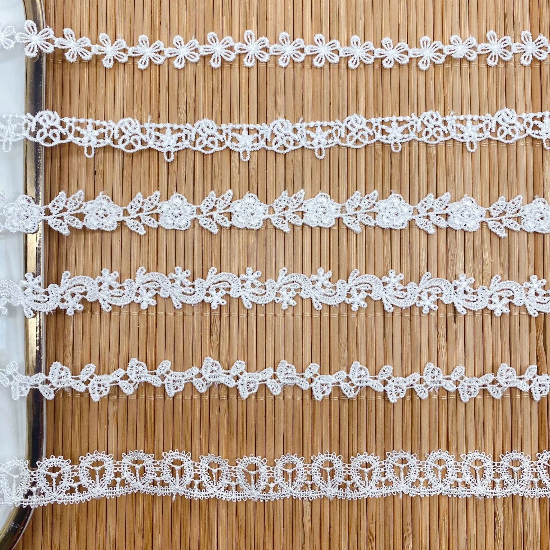 5Yards/Lot Embroidery Cute Wihte Flower Lace Fabric DIY Handmade Craft Garment Accessories Supplies
5Yards/Lot Embroidery Cute Wihte Flower Lace Fabric DIY Handmade Craft Garment Accessories Supplies