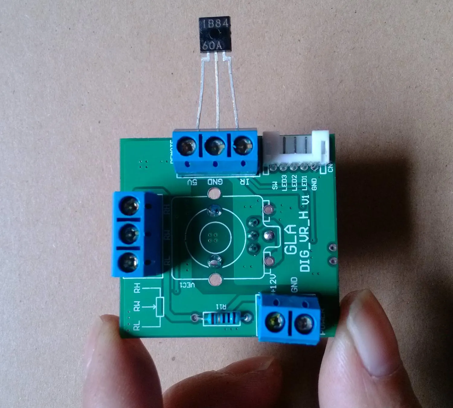 New remote control digital potentiometer 10K/50K remote control variable resistance
New remote control digital potentiometer 10K/50K remote control variable resistance