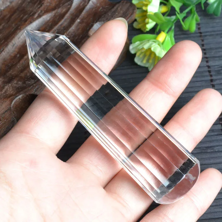 A natural single-pointed white crystal icosahedron crystal bar is used to treat home decor
A natural single-pointed white crystal icosahedron crystal bar is used to treat home decor