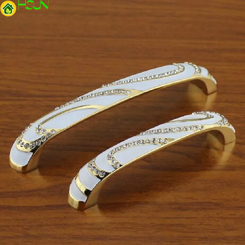 96mm European Fashion Rhinestone Furniture Decoative Handles Silver Gold Wine Cabinet Tv Table Pulls Knobs 5" White Handle
96mm European Fashion Rhinestone Furniture Decoative Handles Silver Gold Wine Cabinet Tv Table Pulls Knobs 5" White Handle