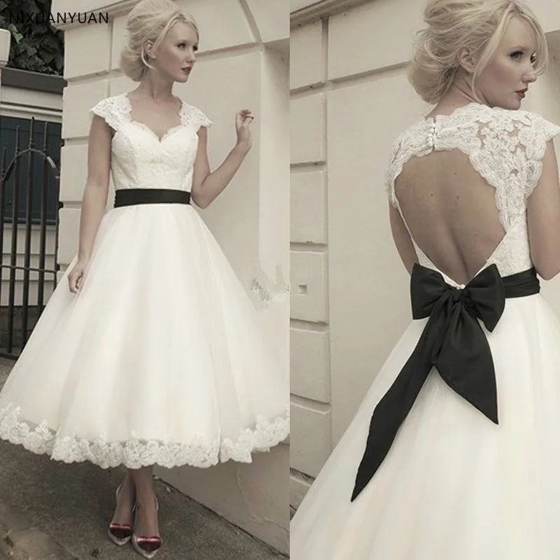 New White or Ivory Sweetheart Neck Lace Short Wedding Dress Bridal Wedding Gown with Detachable Backless Jacket
New White or Ivory Sweetheart Neck Lace Short Wedding Dress Bridal Wedding Gown with Detachable Backless Jacket