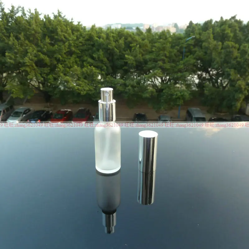 30ml clear frosted Glass perfume Bottle With aluminum shiny silver mist sprayer. perfume atomizer bottle container
30ml clear frosted Glass perfume Bottle With aluminum shiny silver mist sprayer. perfume atomizer bottle container