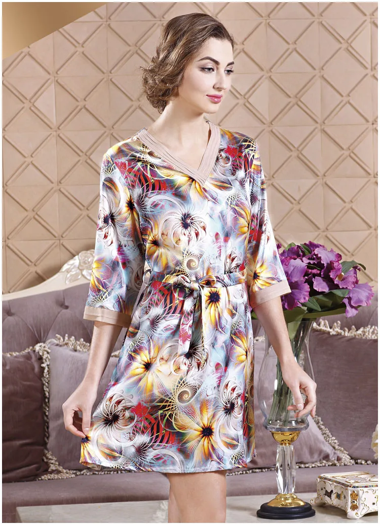 Art, in the summer of 1628 women with silk leisurewear print dress with short sleeves
Art, in the summer of 1628 women with silk leisurewear print dress with short sleeves