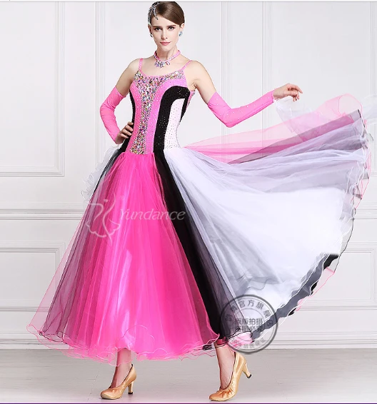 customize rhinestone colorful Fox trot Waltz tango salsa competition ballroom dance dress long sleeve glove size S-XXXL
customize rhinestone colorful Fox trot Waltz tango salsa competition ballroom dance dress long sleeve glove size S-XXXL