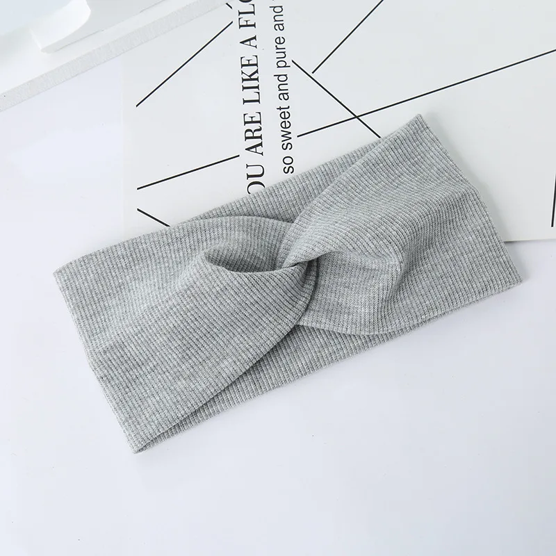 10pcs 2018 New Turban Headband Solid Headwear Girls Makeup Fabric Elastic Hair Band Twisted Knotted Hair Accessories Headwrap
10pcs 2018 New Turban Headband Solid Headwear Girls Makeup Fabric Elastic Hair Band Twisted Knotted Hair Accessories Headwrap