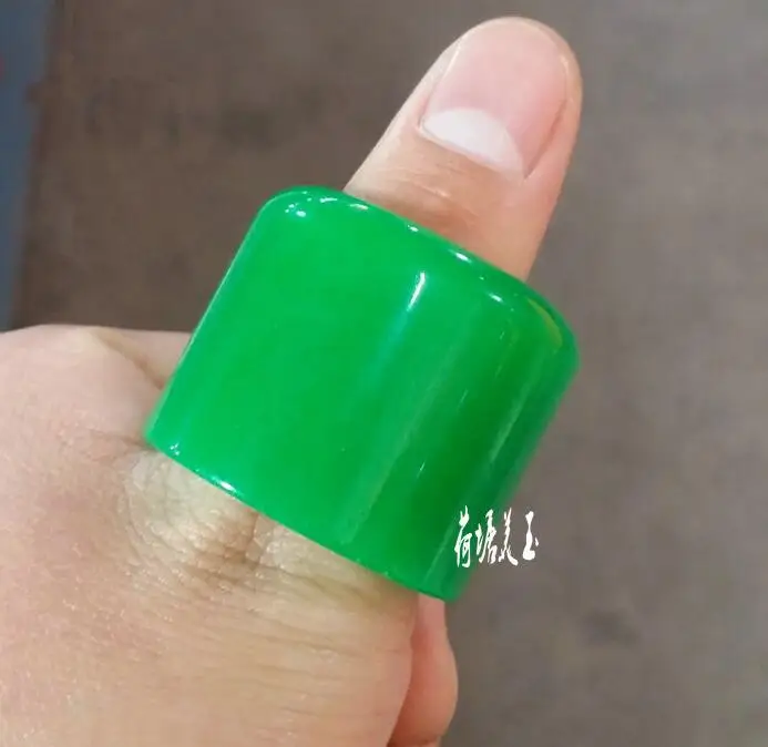 Wonderful 22mm inner diameter Natural Green Jade Large Thumb Lucky Ring Fashion Man's Jade Rings Jewelry mm wide
Wonderful 22mm inner diameter Natural Green Jade Large Thumb Lucky Ring Fashion Man's Jade Rings Jewelry mm wide