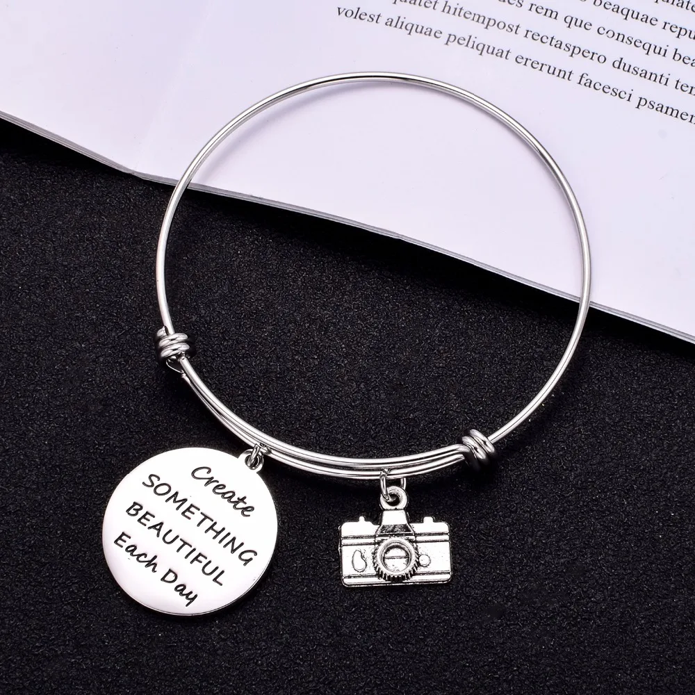 2.5inch Girls Bangle Photographer Gift Camera Bracelet Create Something Beautiful Each Day Charm Inspiration Jewelry for Women
2.5inch Girls Bangle Photographer Gift Camera Bracelet Create Something Beautiful Each Day Charm Inspiration Jewelry for Women