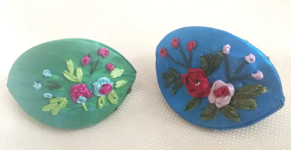 2pcs / lot Shell shape Embroidery handmade flower colorful Brocade Silk Coin Bags, Purse, Jewelry Bags, rings bag, earring bags
2pcs / lot Shell shape Embroidery handmade flower colorful Brocade Silk Coin Bags, Purse, Jewelry Bags, rings bag, earring bags