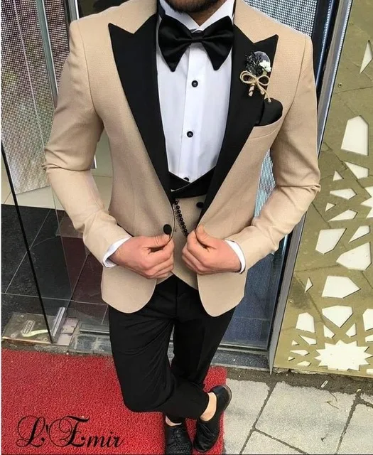 Men's Suit 2018 Slim Fit Wedding Suits For Men Khaki Blazer Black Lapel Formal Tuxedos Groom Groomsman Prom Party Suit 3 Piece
Men's Suit 2018 Slim Fit Wedding Suits For Men Khaki Blazer Black Lapel Formal Tuxedos Groom Groomsman Prom Party Suit 3 Piece