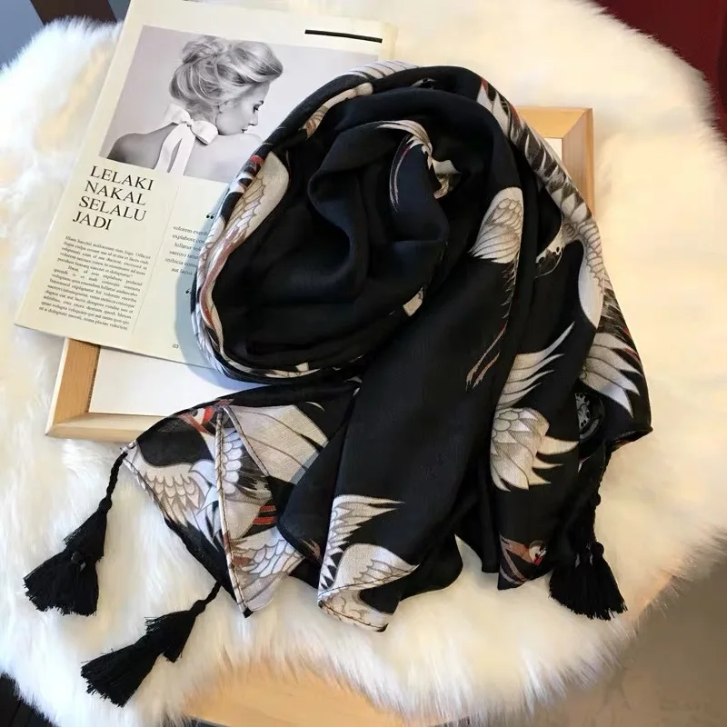 2019 Fashion Cotton Crane Tassel Scarves And Shawl Beautiful Animal Foulard Tassel Wrap Scarf Hijab Muffler Free Shipping
2019 Fashion Cotton Crane Tassel Scarves And Shawl Beautiful Animal Foulard Tassel Wrap Scarf Hijab Muffler Free Shipping