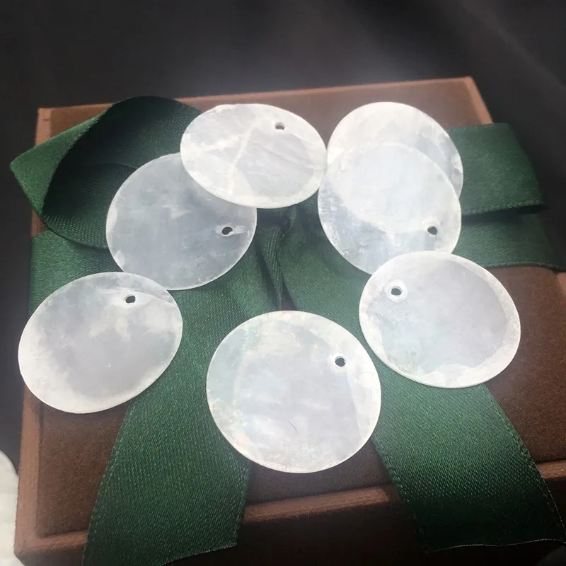 20/25/35MM 200Pcs/Pack 100% Natural Mirror Shell Flat Round Shape Freshwater Shell Charms Jewelry Beads Making Fittings
20/25/35MM 200Pcs/Pack 100% Natural Mirror Shell Flat Round Shape Freshwater Shell Charms Jewelry Beads Making Fittings