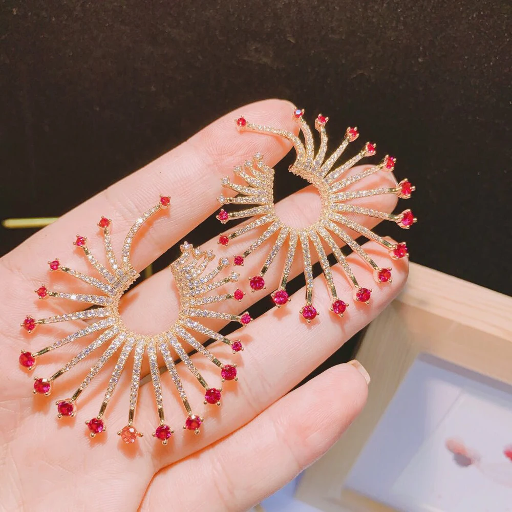 HIBRIDE 2019 luxury Fireworks Design Shiny AAA Zircon Earrings High Quality Unique Stud Earrings for Women Brincos E-628
HIBRIDE 2019 luxury Fireworks Design Shiny AAA Zircon Earrings High Quality Unique Stud Earrings for Women Brincos E-628