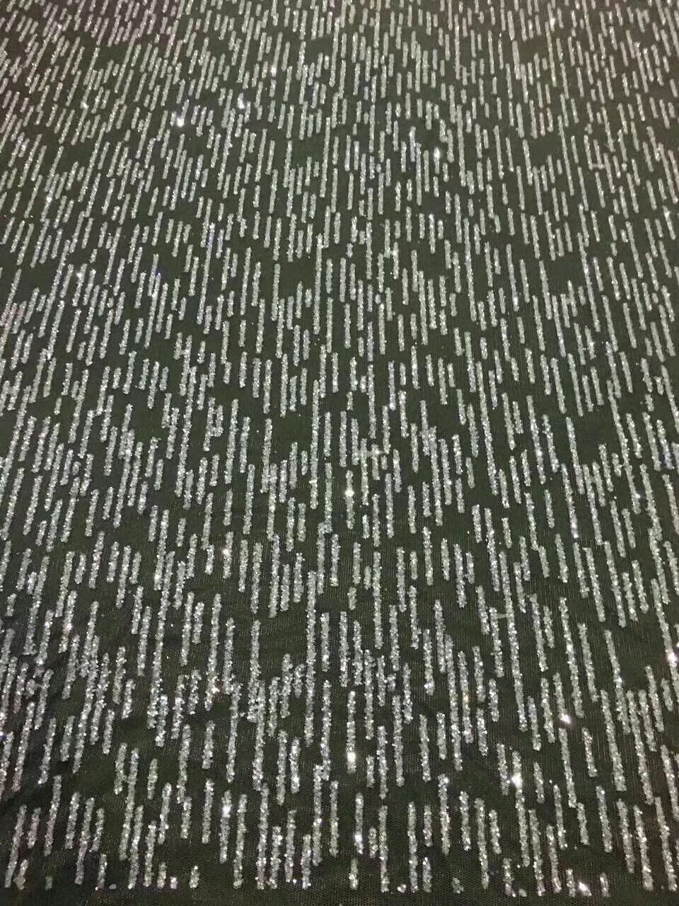 ap2871 # 5yards new crystal white stripe hand print glued glitter soft tulle mesh lace for wedding/party/sawing dress
ap2871 # 5yards new crystal white stripe hand print glued glitter soft tulle mesh lace for wedding/party/sawing dress