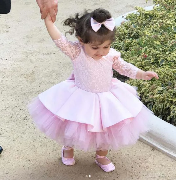 Lovely Pink Baby Girl Birthday Party Gowns with Big Bow Puffy Tutu Outfit Half Sleeves Flower Girl Dress Prom Christmas Gown
Lovely Pink Baby Girl Birthday Party Gowns with Big Bow Puffy Tutu Outfit Half Sleeves Flower Girl Dress Prom Christmas Gown