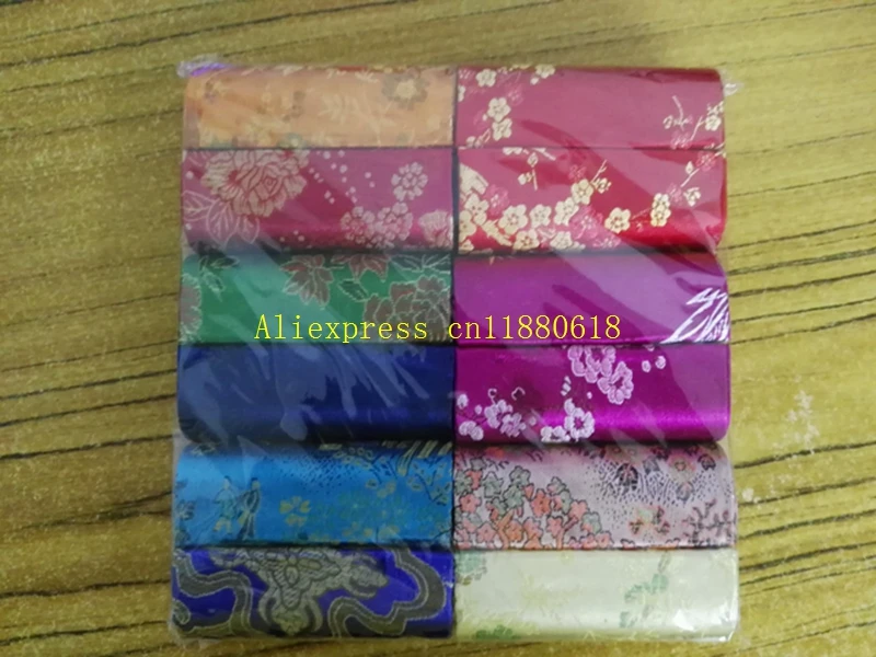 100pcs/lot Fast shipping Embroidered Flower style Lipstick Case Box with Mirror Cosmetic Bags Coin Lipstick Holder random color
100pcs/lot Fast shipping Embroidered Flower style Lipstick Case Box with Mirror Cosmetic Bags Coin Lipstick Holder random color