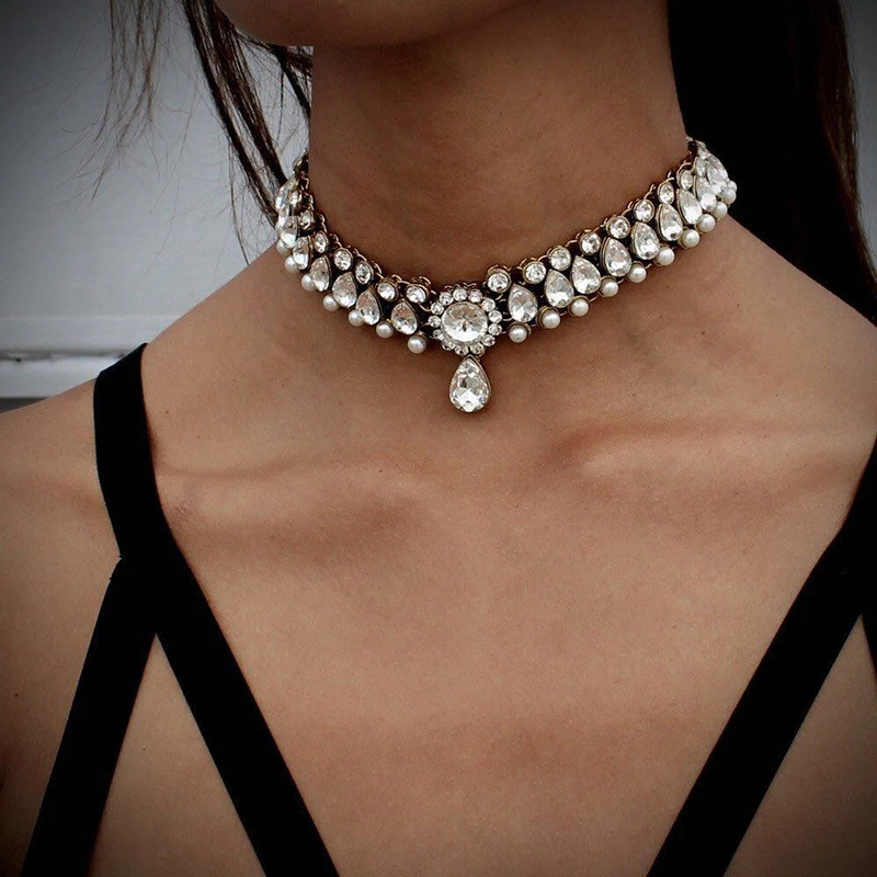 Trendy Creative Resin Rhinestone Water Drop Choker Pendant Women Ornament Jewelry
Trendy Creative Resin Rhinestone Water Drop Choker Pendant Women Ornament Jewelry
