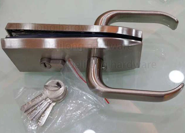 Glass door handle lock single glass partition hotel & Resort glass door locks movable handles with keys
Glass door handle lock single glass partition hotel & Resort glass door locks movable handles with keys