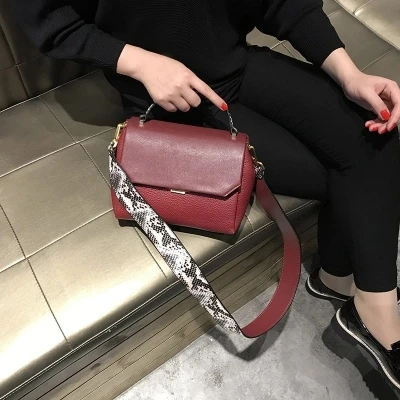 Designer Female Tote bag Fashion New Women's Designer Handbag High-quality Leather Women bag Elegant Lady Messenger Shoulder bag
Designer Female Tote bag Fashion New Women's Designer Handbag High-quality Leather Women bag Elegant Lady Messenger Shoulder bag