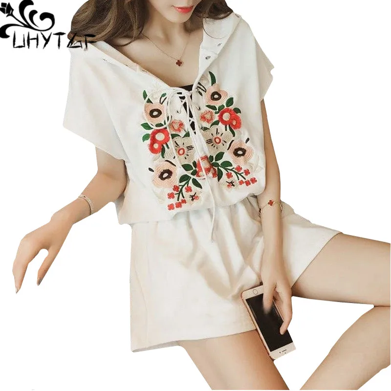 UHYTGF Summer suits for women Hooded embroidered T-shirt top And shorts 2 piece set Female Loose 4XL plus size sports suit 1412
UHYTGF Summer suits for women Hooded embroidered T-shirt top And shorts 2 piece set Female Loose 4XL plus size sports suit 1412