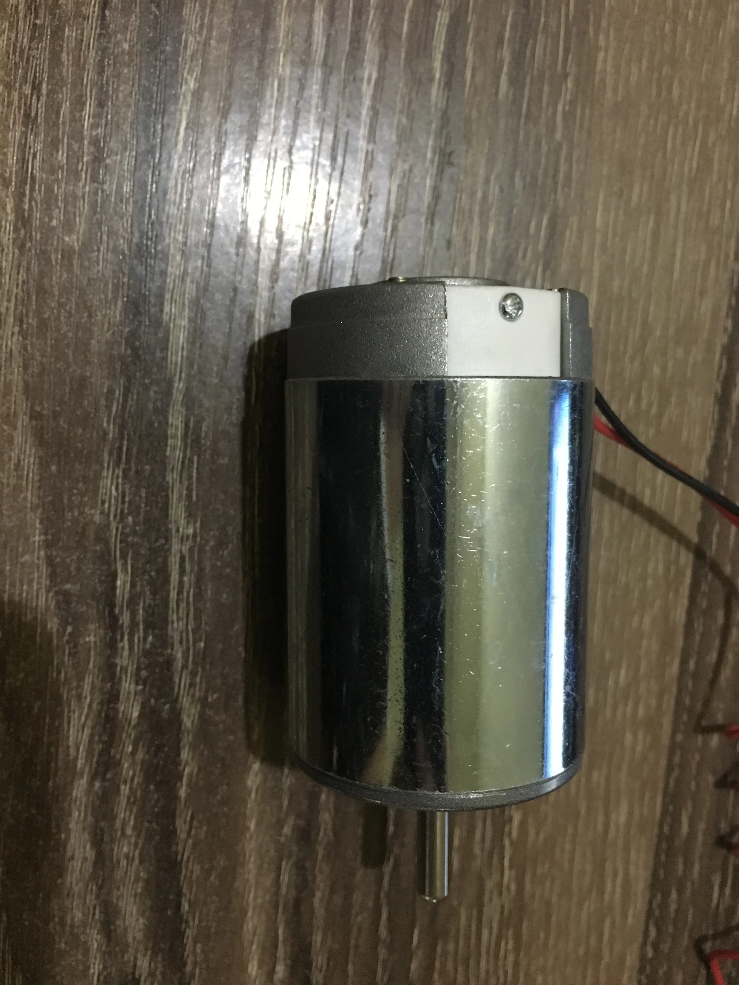new long axis of DC speed motor cotton candy machine brush motor 12V 5000r / min
new long axis of DC speed motor cotton candy machine brush motor 12V 5000r / min