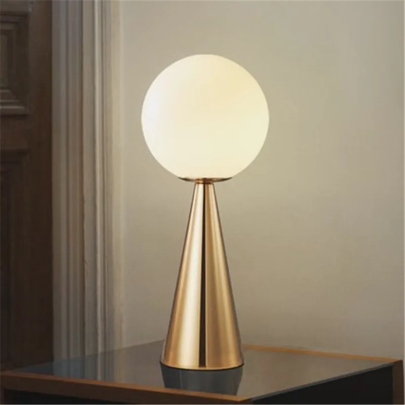 Nordic Postmodern Bedside Led Table Light Art Cone Golden Glass Bedside Bar Cafe Study Fashion Decoration Lamp Free Shipping
Nordic Postmodern Bedside Led Table Light Art Cone Golden Glass Bedside Bar Cafe Study Fashion Decoration Lamp Free Shipping