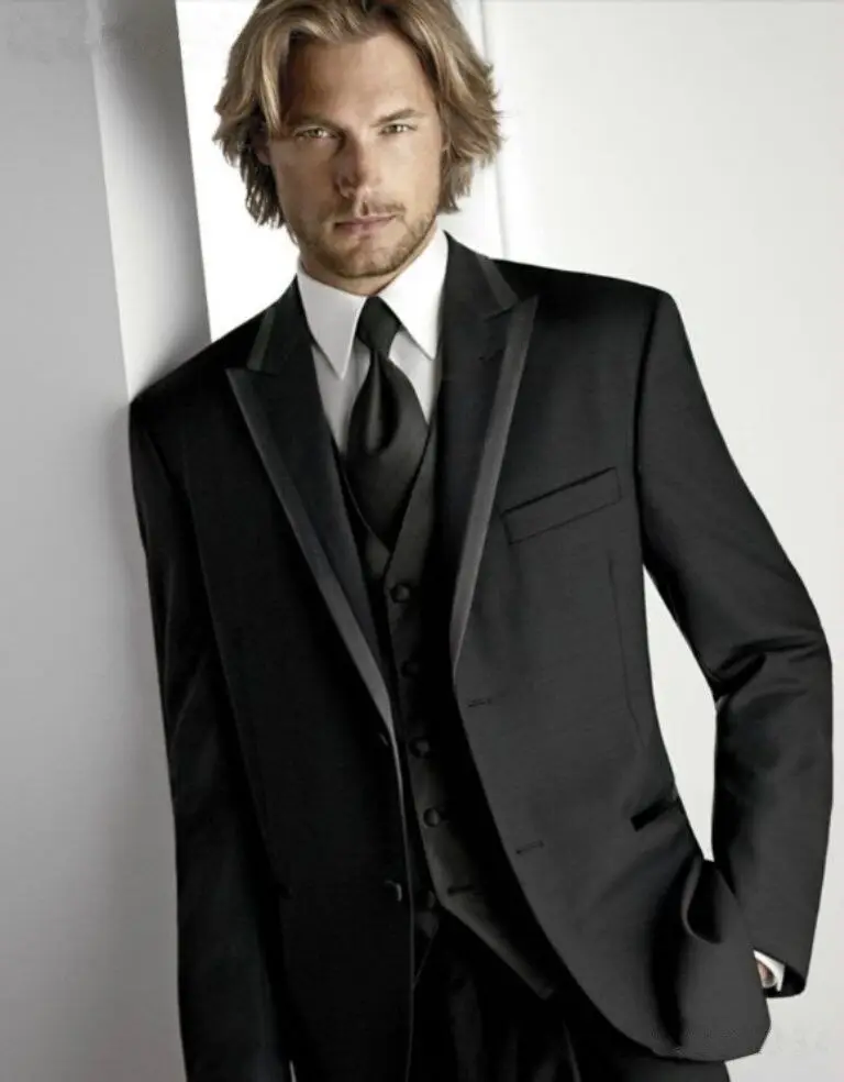 Custom Made navy Groom Tuxedos Best Man Suit Dinner Wedding Groomsman/Men Suits Bridegroom(Jacket+Pants+Tie+Vest)
Custom Made navy Groom Tuxedos Best Man Suit Dinner Wedding Groomsman/Men Suits Bridegroom(Jacket+Pants+Tie+Vest)