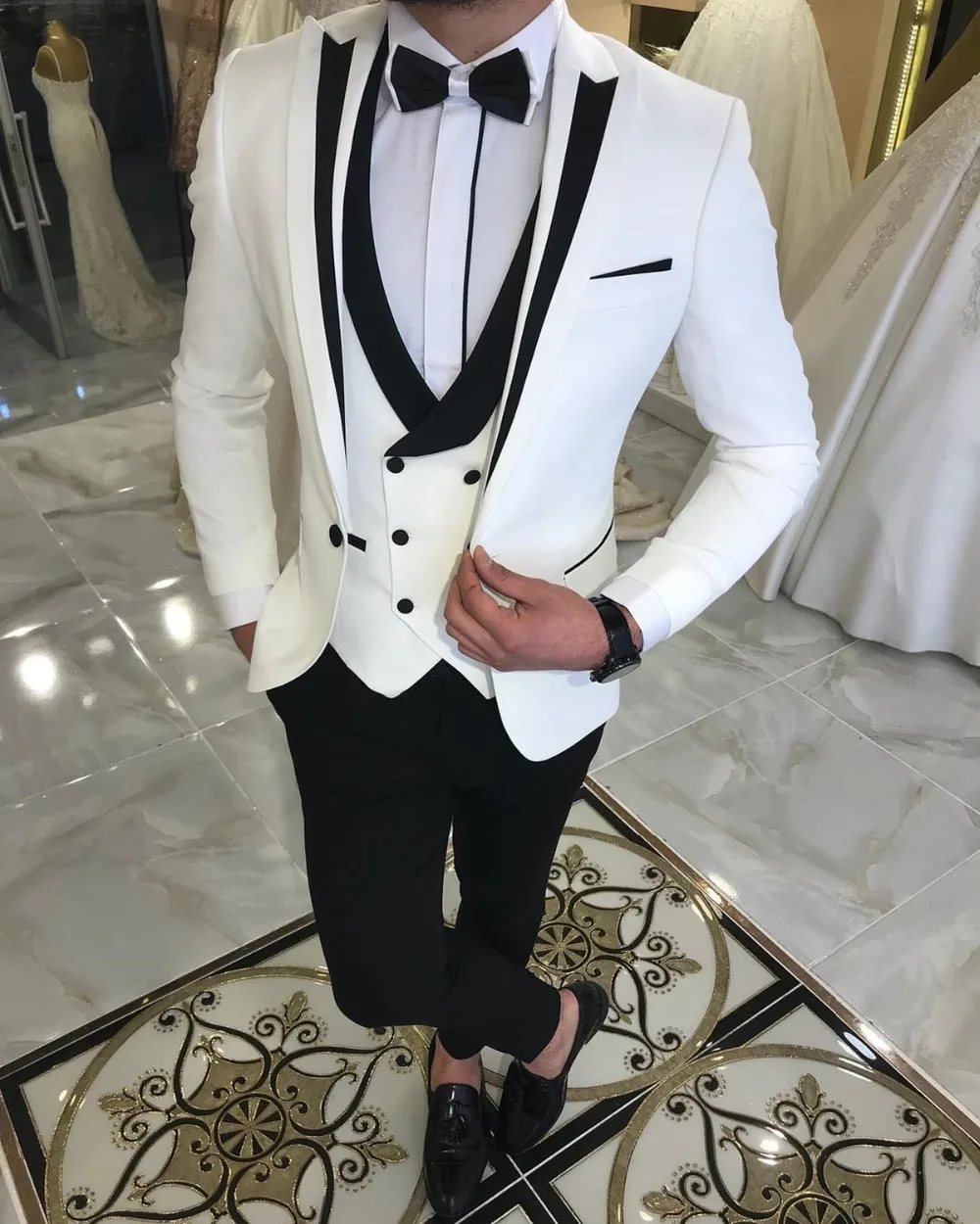 Men Suits 3 Pieces Slim Fit Leisure Groomsmen White Champagne Lapel Business Tuxedos for Formal Wedding(Blazer+Pants+Vest)
Men Suits 3 Pieces Slim Fit Leisure Groomsmen White Champagne Lapel Business Tuxedos for Formal Wedding(Blazer+Pants+Vest)