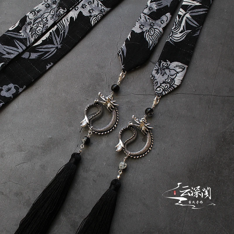 Pale ink Diablo domineering kirin printed to put on the forehead panlong tassel men forehead hanfu tassel hair band
Pale ink Diablo domineering kirin printed to put on the forehead panlong tassel men forehead hanfu tassel hair band