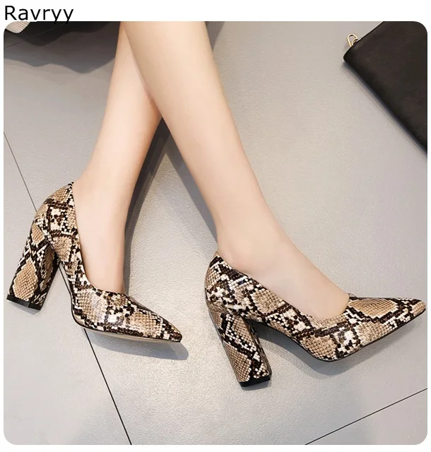 2019 Woman's high heels snakeskin single shoes PVC slip-on female party dress shoes thick heel pointed toe thin heel lady outfit
2019 Woman's high heels snakeskin single shoes PVC slip-on female party dress shoes thick heel pointed toe thin heel lady outfit