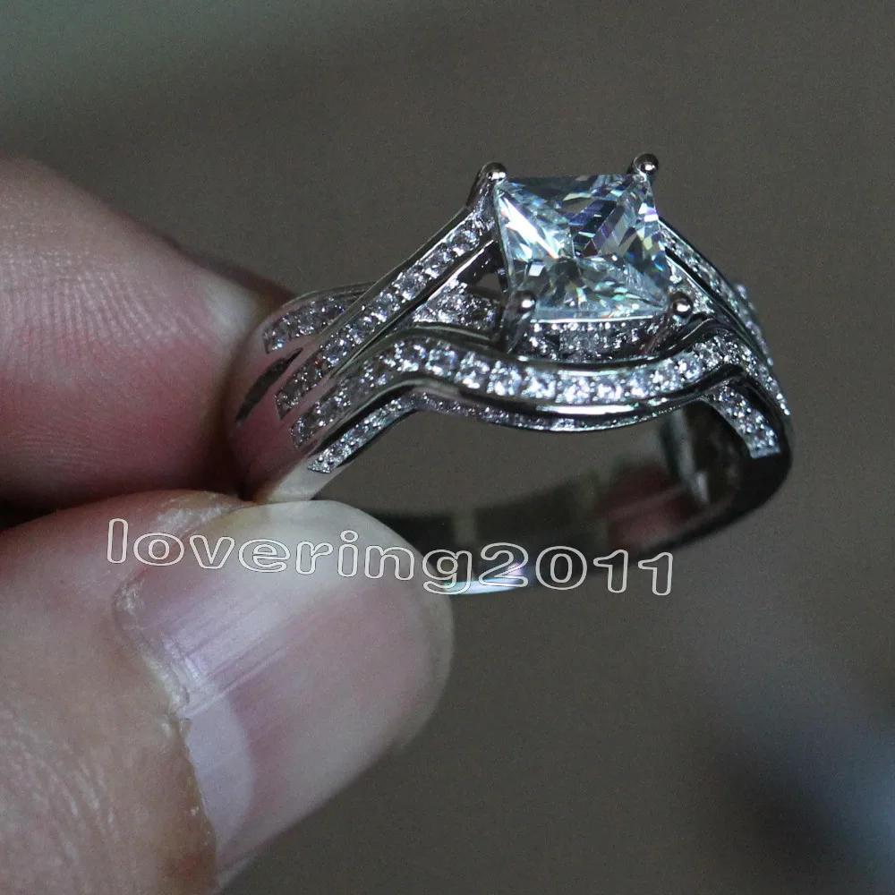 Wholesale Cool luxury Jewelry 10KT White Gold Filled Princess Cut AAA Cubic Zirconia Wedding Women Bridal Ring for Lover Gift
Wholesale Cool luxury Jewelry 10KT White Gold Filled Princess Cut AAA Cubic Zirconia Wedding Women Bridal Ring for Lover Gift