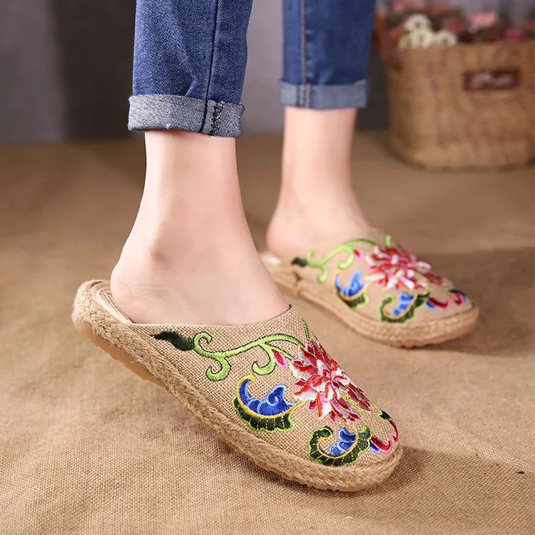 2019 Factory Direct Sale Summer New National Style Vintage Slippers Premium Fabric Embroidered Slippers Indoor Outdoor Shoes
2019 Factory Direct Sale Summer New National Style Vintage Slippers Premium Fabric Embroidered Slippers Indoor Outdoor Shoes