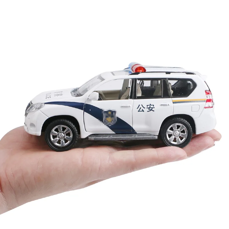 Модель автомобиля Toyota prado, модель автомобиля из сплава в масштабе 1:32, многофункциональная, мигающая, литая под давлением металлическая модель, бесплатная доставка
Модель автомобиля Toyota prado, модель автомобиля из сплава в масштабе 1:32, многофункциональная, мигающая, литая под давлением металлическая модель, бесплатная доставка