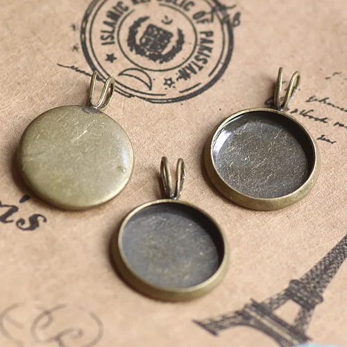 40 шт состаренная бронза 18 мм круглые Кабошоны Настройки Подвески заготовки #23128
40 шт состаренная бронза 18 мм круглые Кабошоны Настройки Подвески заготовки #23128