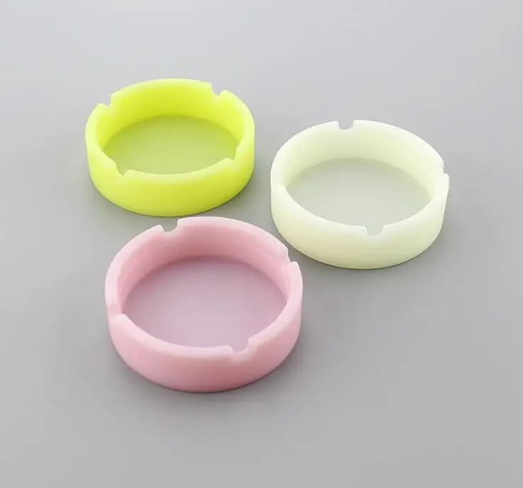 Portable luminous ashtray High temperature heat resistant silicone ashtray Creative home office car round ash tray SN1648
Portable luminous ashtray High temperature heat resistant silicone ashtray Creative home office car round ash tray SN1648