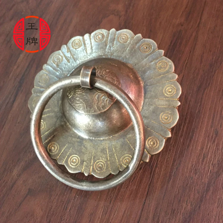 Chinese antique wood door door handle simple ring copper round garden retro door handle
Chinese antique wood door door handle simple ring copper round garden retro door handle