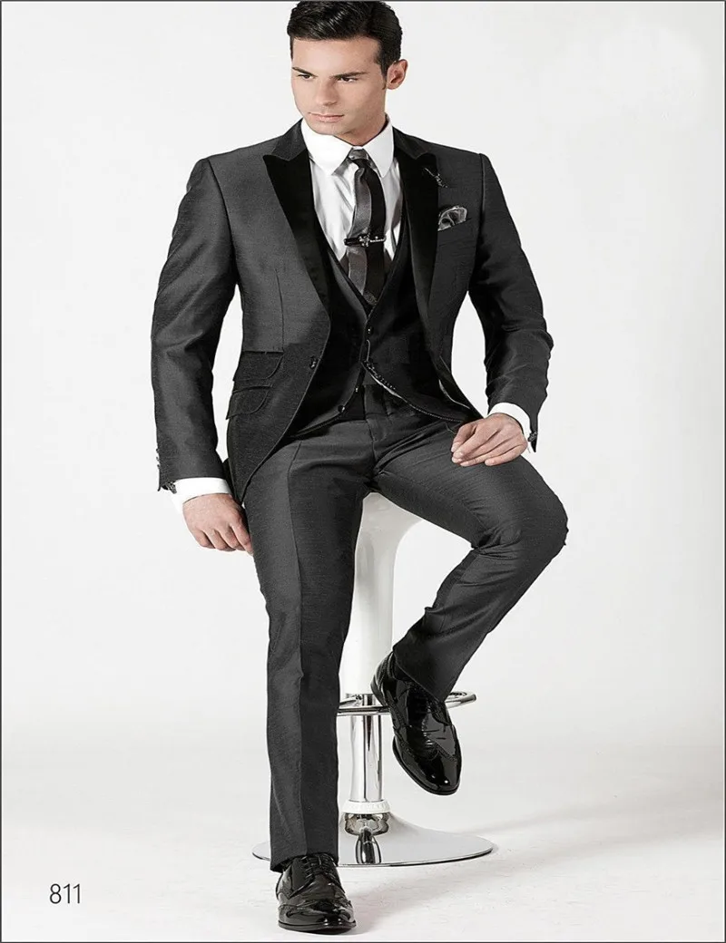 High Quality One Button Charcoal Groom Tuxedos Peak Lapel Groomsmen Best Man Wedding Prom Suits (Jacket+Pants+Vest+Tie)
High Quality One Button Charcoal Groom Tuxedos Peak Lapel Groomsmen Best Man Wedding Prom Suits (Jacket+Pants+Vest+Tie)