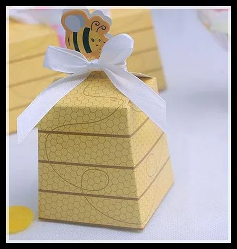 6.5*6.5*7cm Cute Bee With Ribbon Wedding Favor Boxes Wedding Candy Box Party Supplies Gift Box 200pcs\lot Free shipping
6.5*6.5*7cm Cute Bee With Ribbon Wedding Favor Boxes Wedding Candy Box Party Supplies Gift Box 200pcs\lot Free shipping